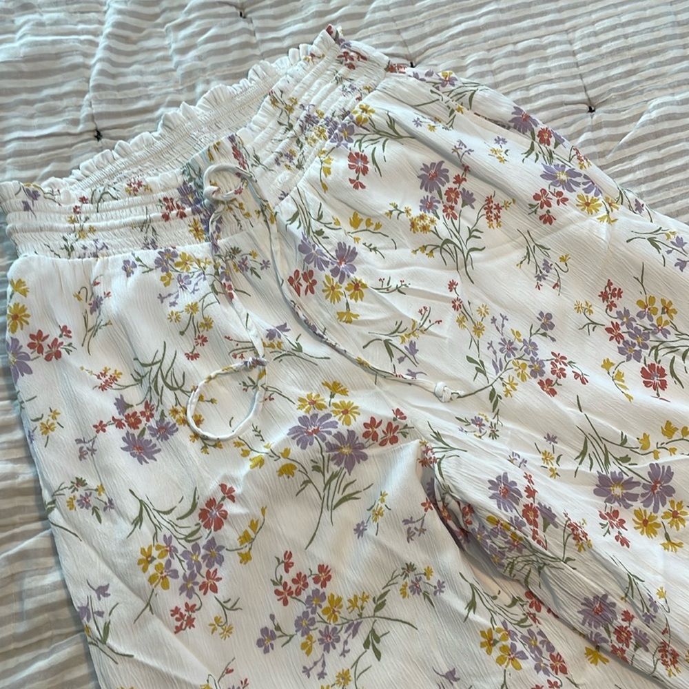 American Eagle womens wide leg floral summer pant size medium